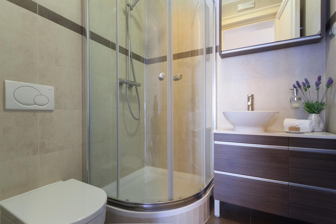Apartment Luxury Beachfront Banje