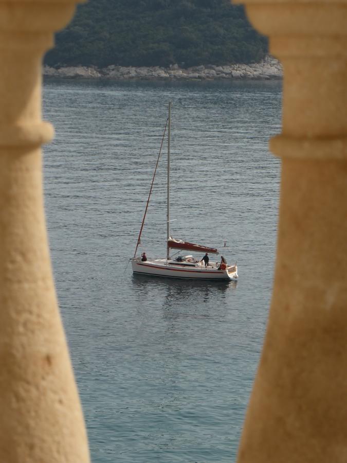 Luxury Beachfront Banje Appartamento