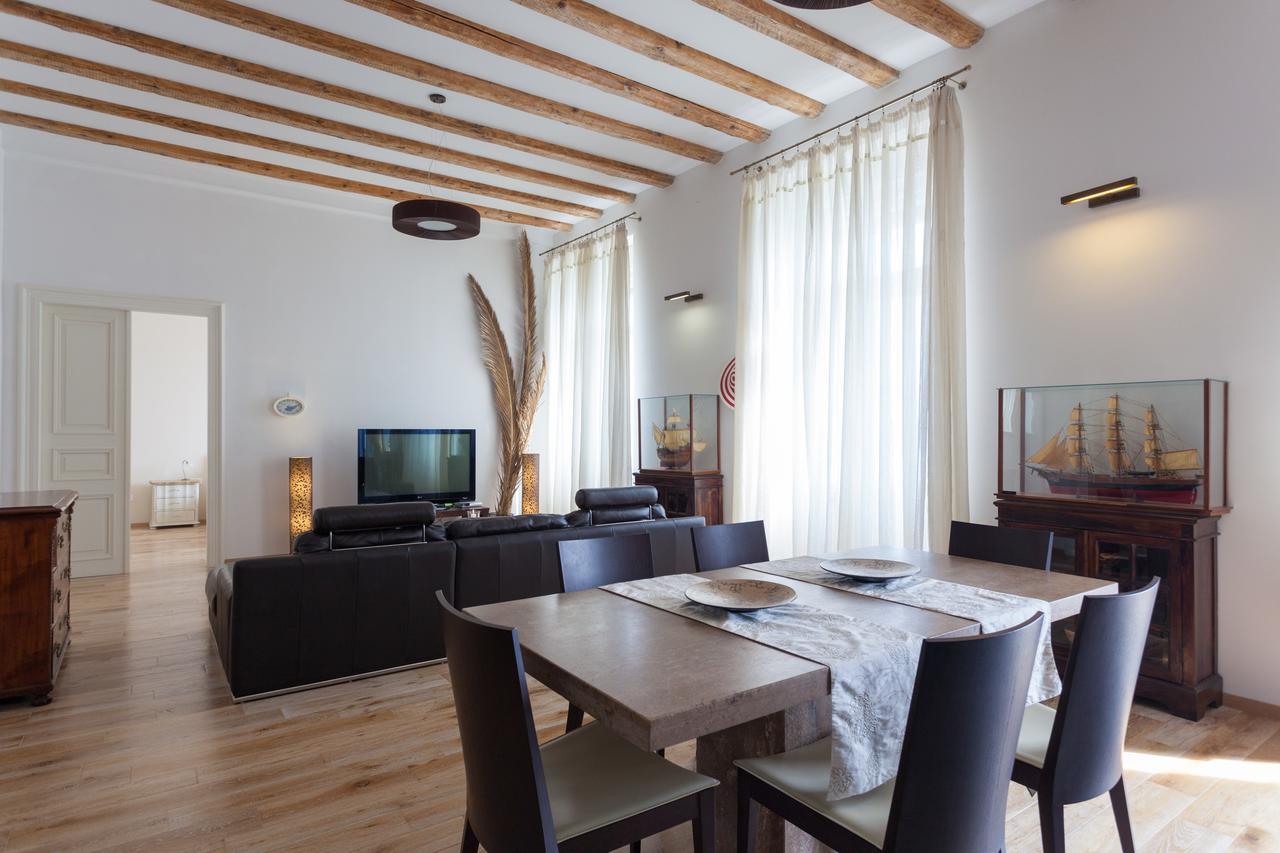 Luxury Beachfront Banje *